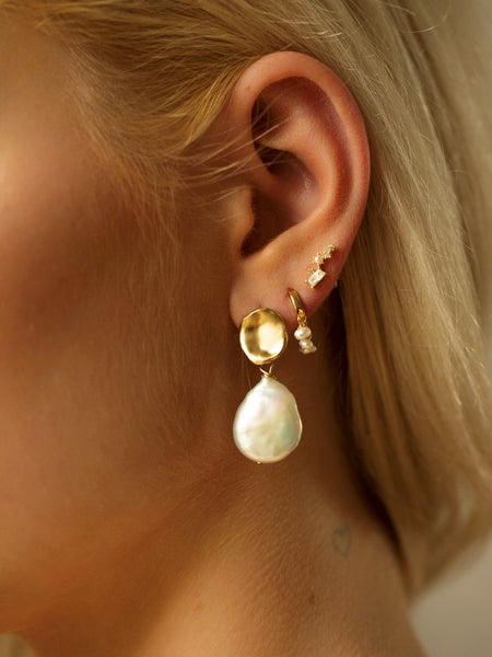 Hazel Huggie Earrings - Pearl